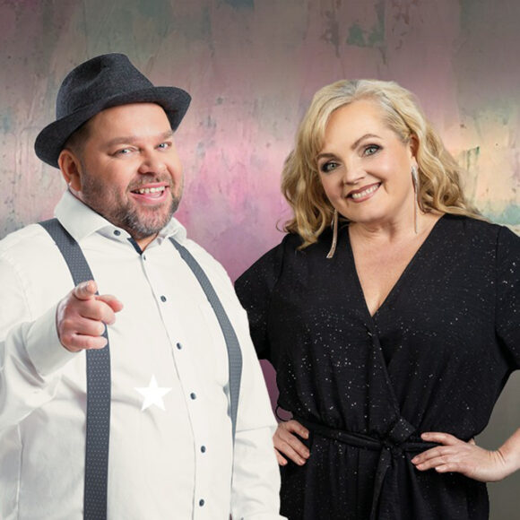 Mikko Töyssy ja Nina Tapio esiintyvät Kangasala-talossa Ystävän tähden -konsertissa 14.2.2026. Luvassa on Tähdet, tähdet -ohjelman suosikkikappaleita, koskettavia tulkintoja ja upeita duettoja.