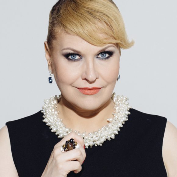 Johanna Försti tuo joulun tunnelman Kangasala-taloon 19.12.2026. Luvassa sielukas konsertti täynnä taiturillisia sovituksia. Tervetuloa!