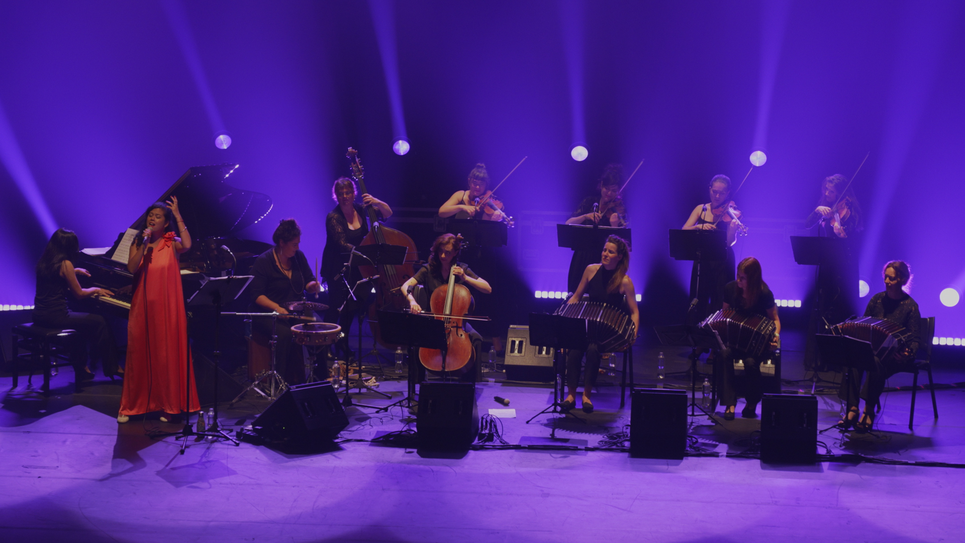 Tangos aumentados – tangon uusi ulottuvuus Kangasala-talossa 15.10.2026: Les Fleurs Noires, Mandy Lerouge & Vanesa Garcia. Nykytangoa Tampereen lähellä.
