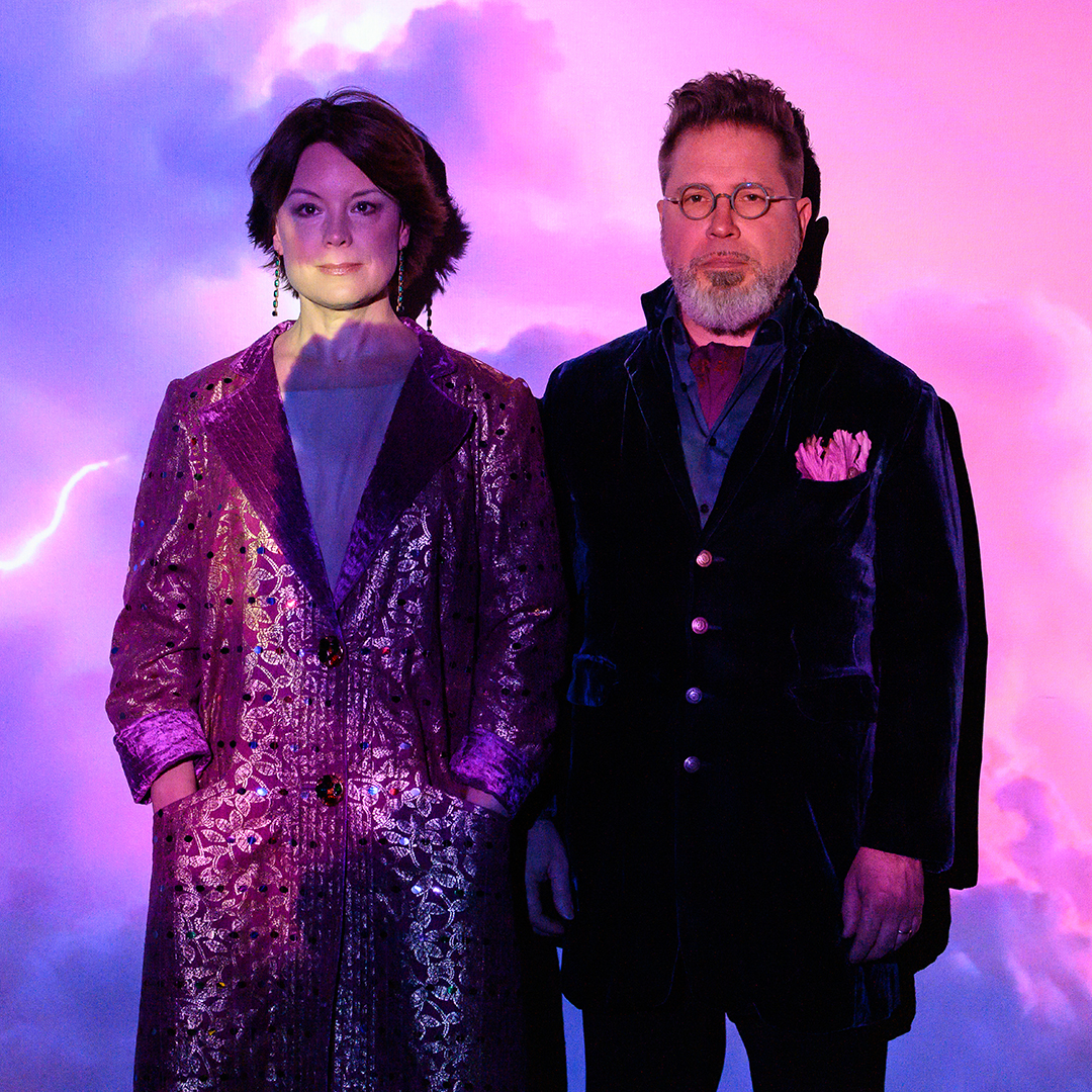 Emma Salokoski & Jarmo Saari: Kaksin Kangasala-talossa 8.10.2026 – herkkä ja intiimi konsertti, jossa kuullaan valikoituja kappaleita mm. Viileässä virrassa -albumilta.
